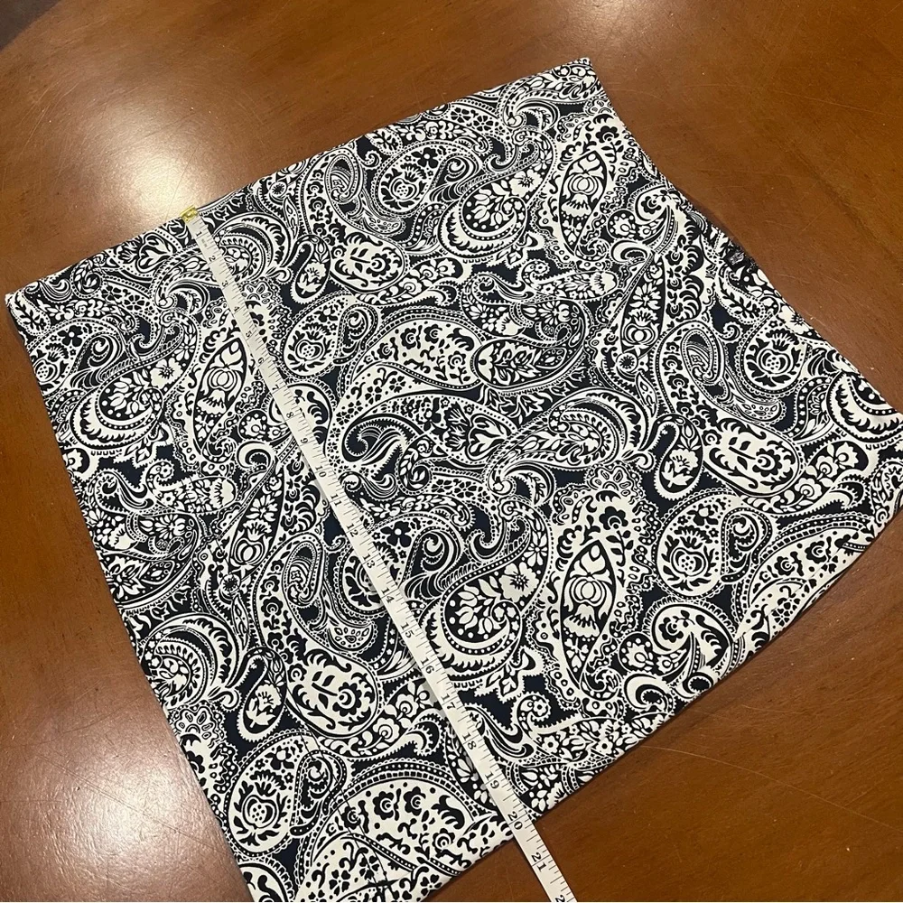 NEW $70 Talbots Women’s Navy/White Paisley Print Mini Skirt Size 8 Stretch - Picture 13 of 14